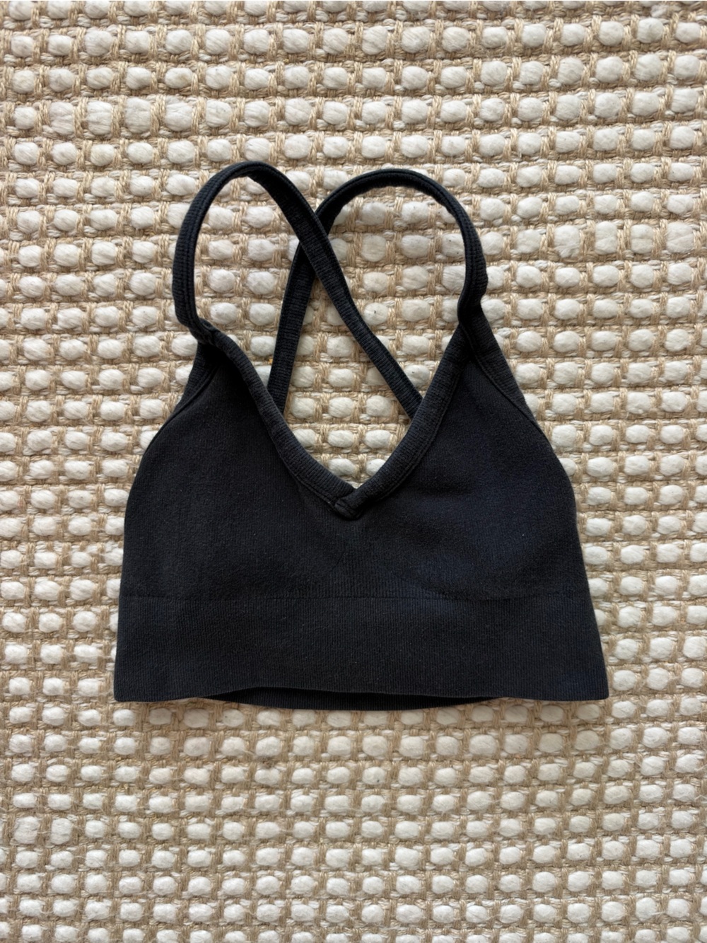 ALO Yoga Black V-Neck Crossback Sports Bralette